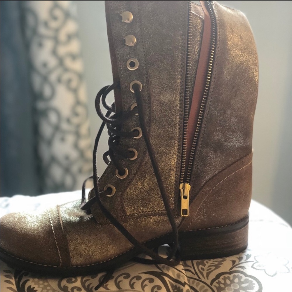Boots - Picture 2 of 2